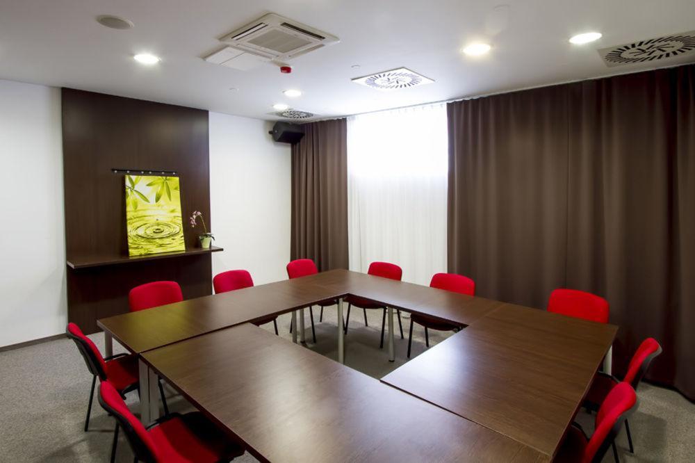 Hotel Gaudio Bratislava Luaran gambar